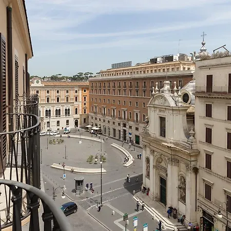 Town At Spanish Steps Apartmán *